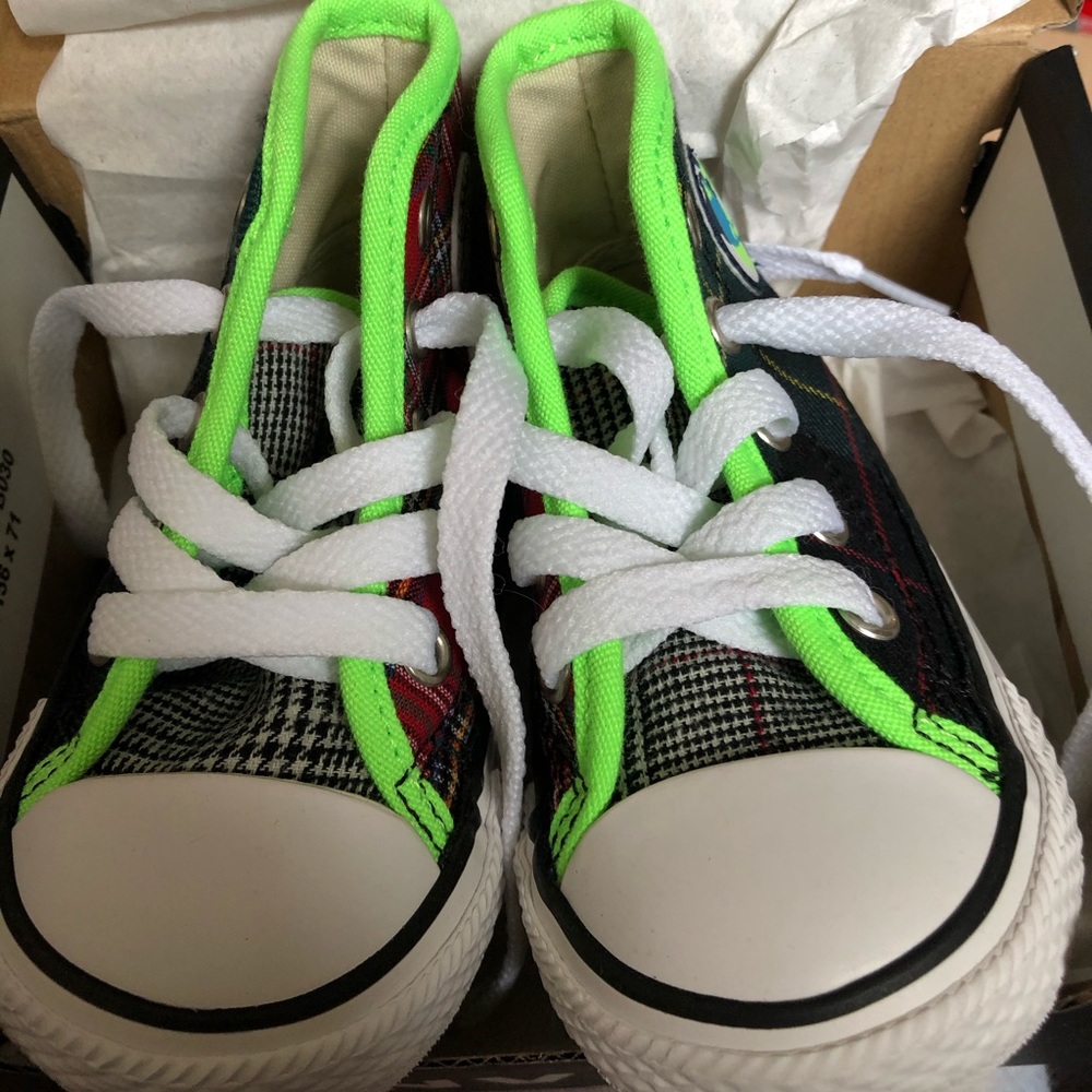 Converse - Picture 3 of 4